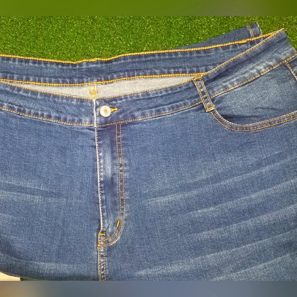 Women Plus Size Flare Jeans Mid Rise Stretch Denim Pants 4X - Picture 5 of 8
